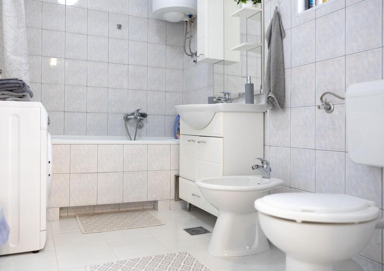 Apartment Teatar Tuzla Esterno foto